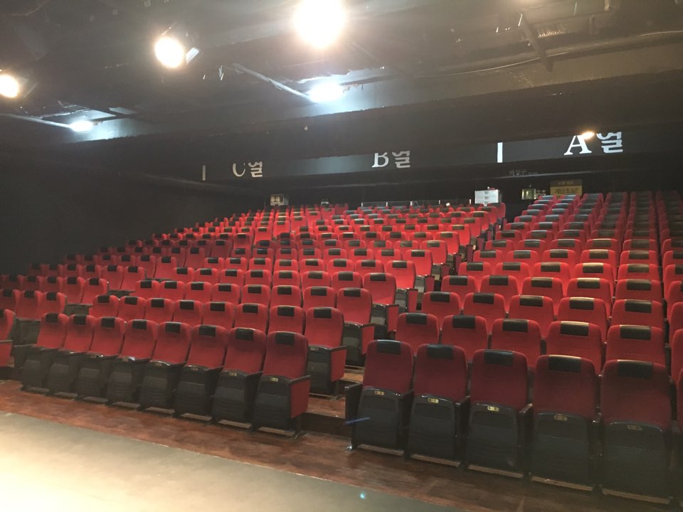 민송아트홀 1관 객석방향 이미지